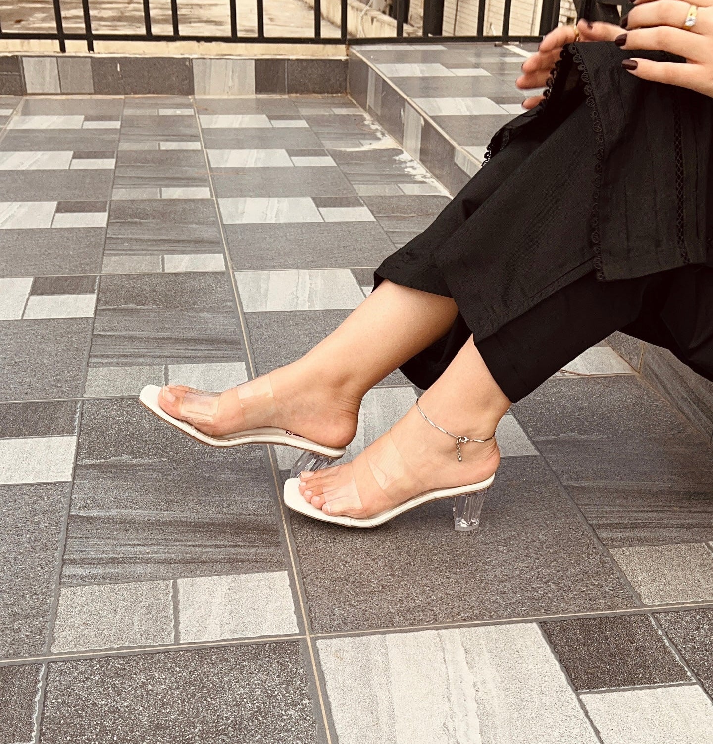 WHITE TRANSPARENT HEELS