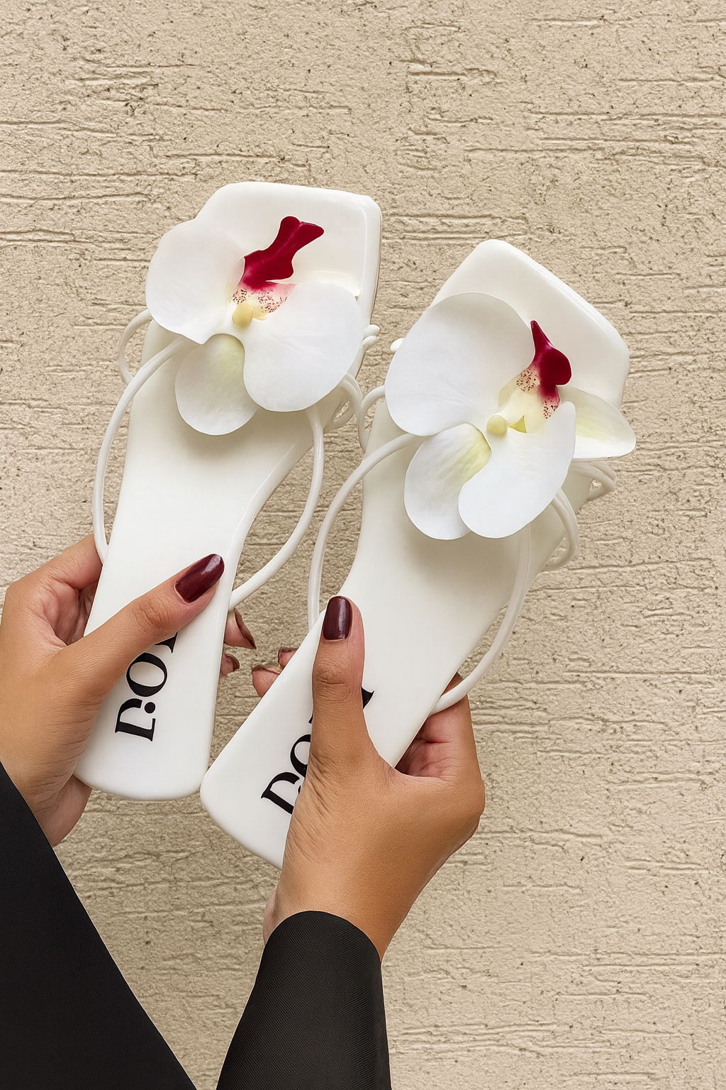 White Floral Chappal