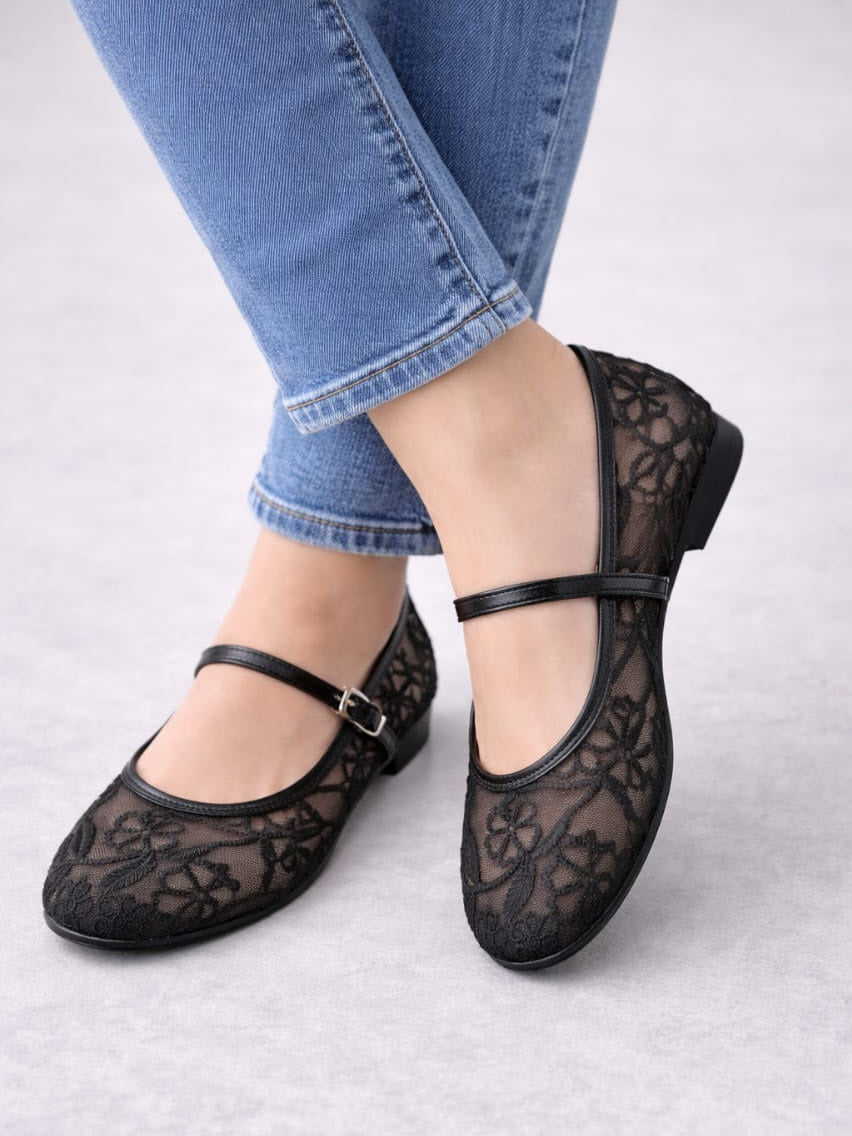 Black - Embroidered Pumps