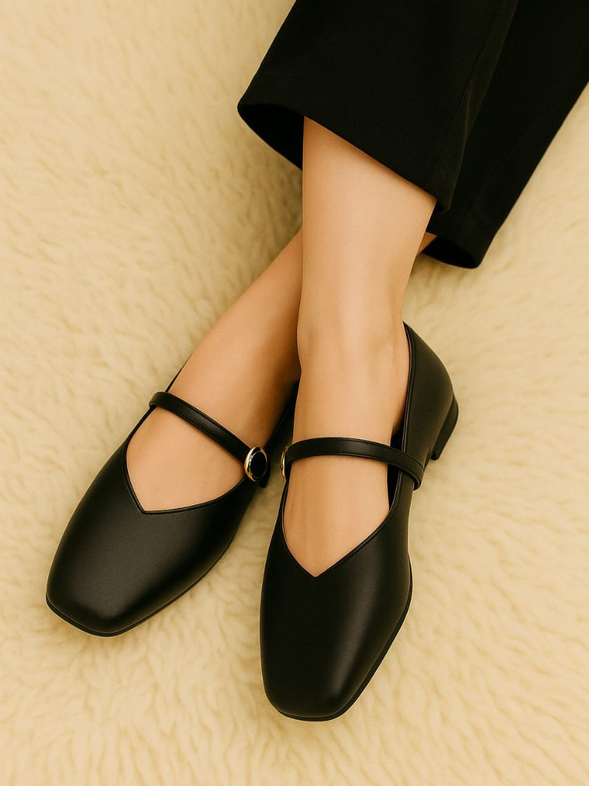 Black Pumps