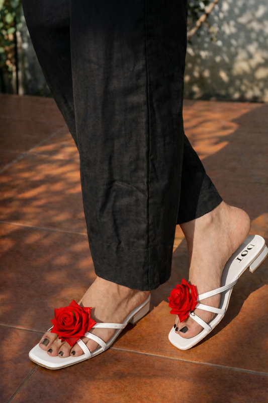 Red White - Rose Chappal